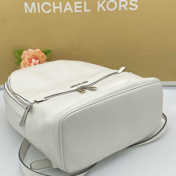 MICHAEL KORS KENLY LARGE BACKPACK OPTIC WHITE - Picture 12 of 16